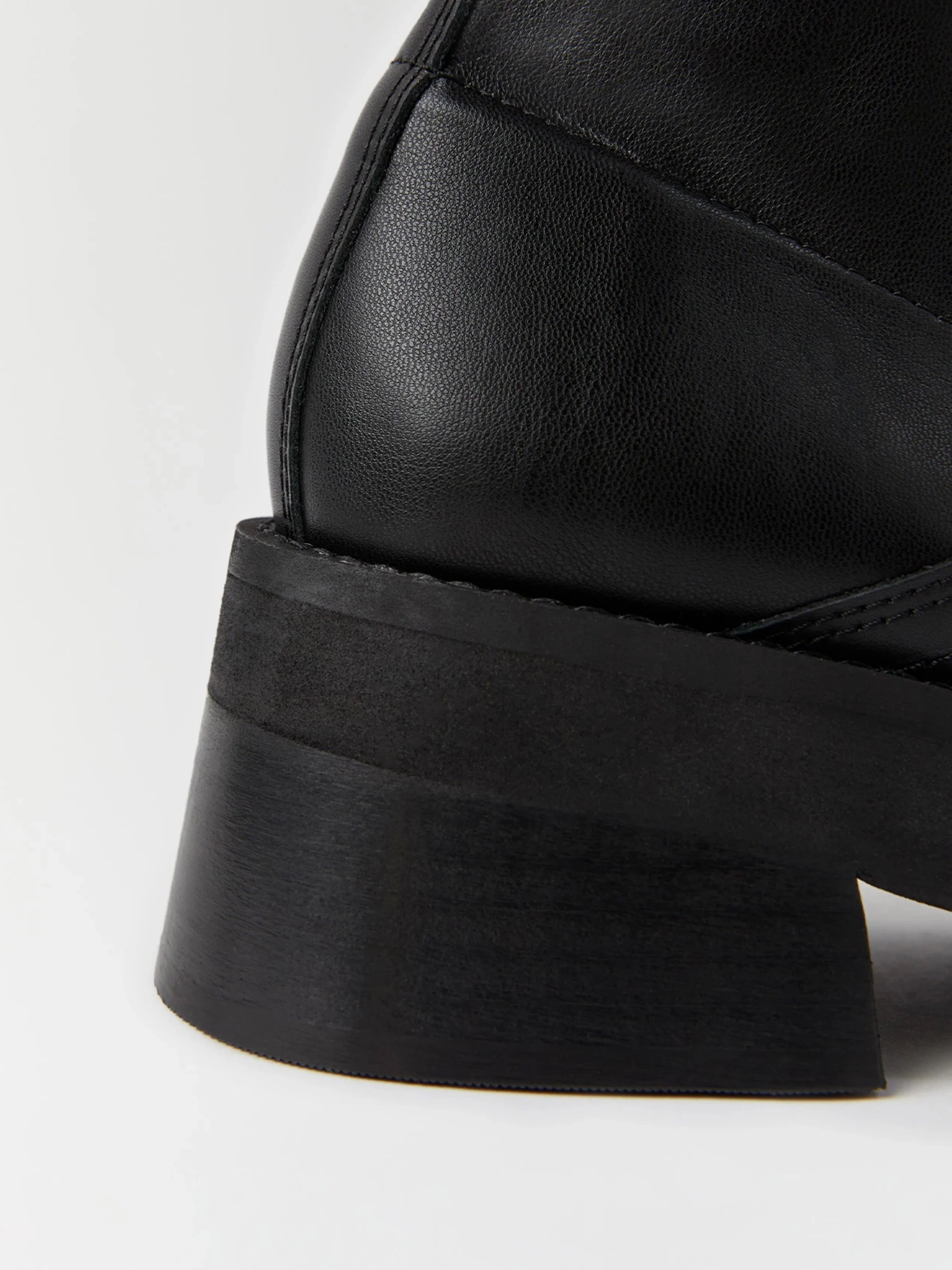 E8 x MIISTA Oliana Red Tab Black Ankle Boot - Image 5