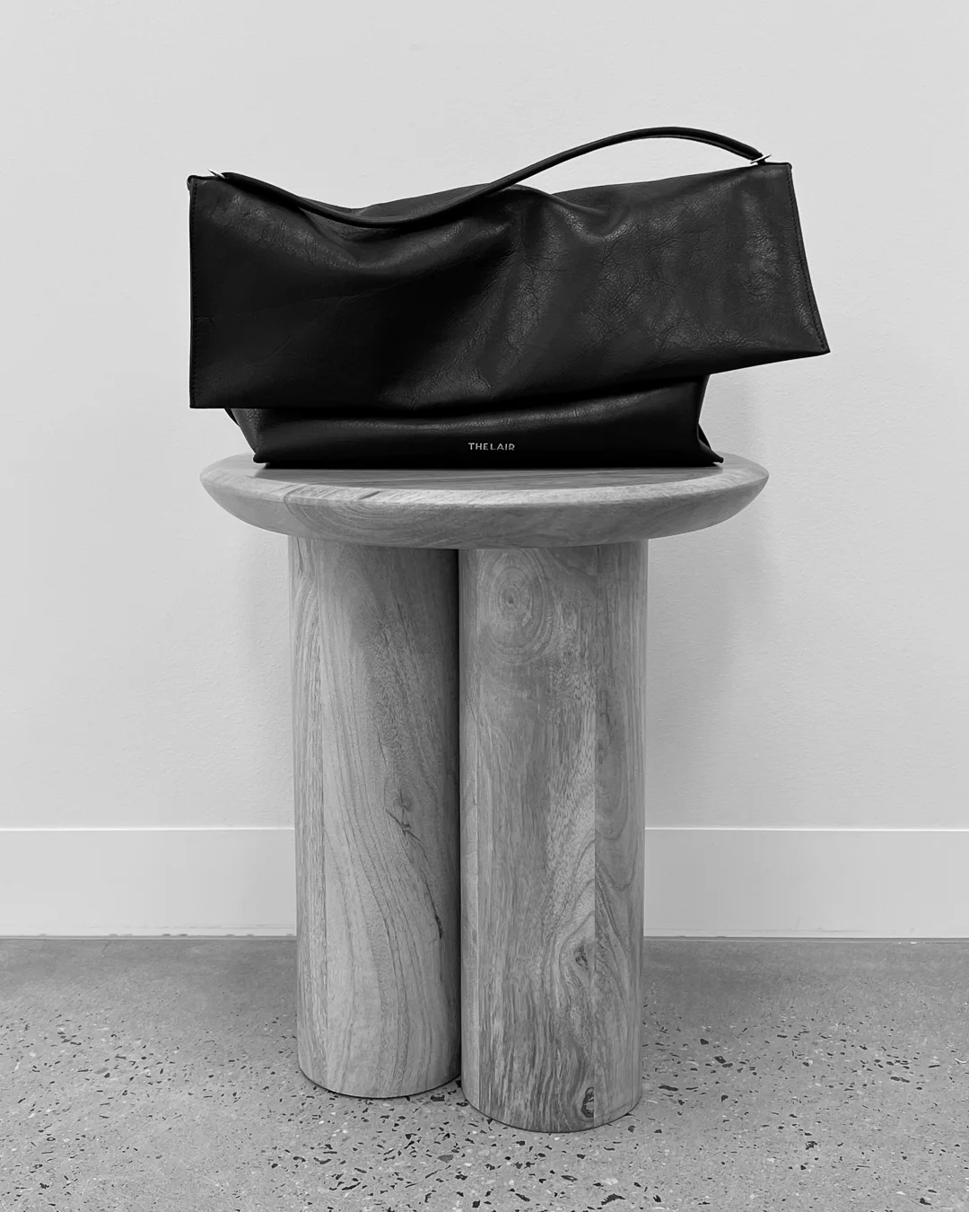 The Lair Camille Pouch Large Black - Image 5