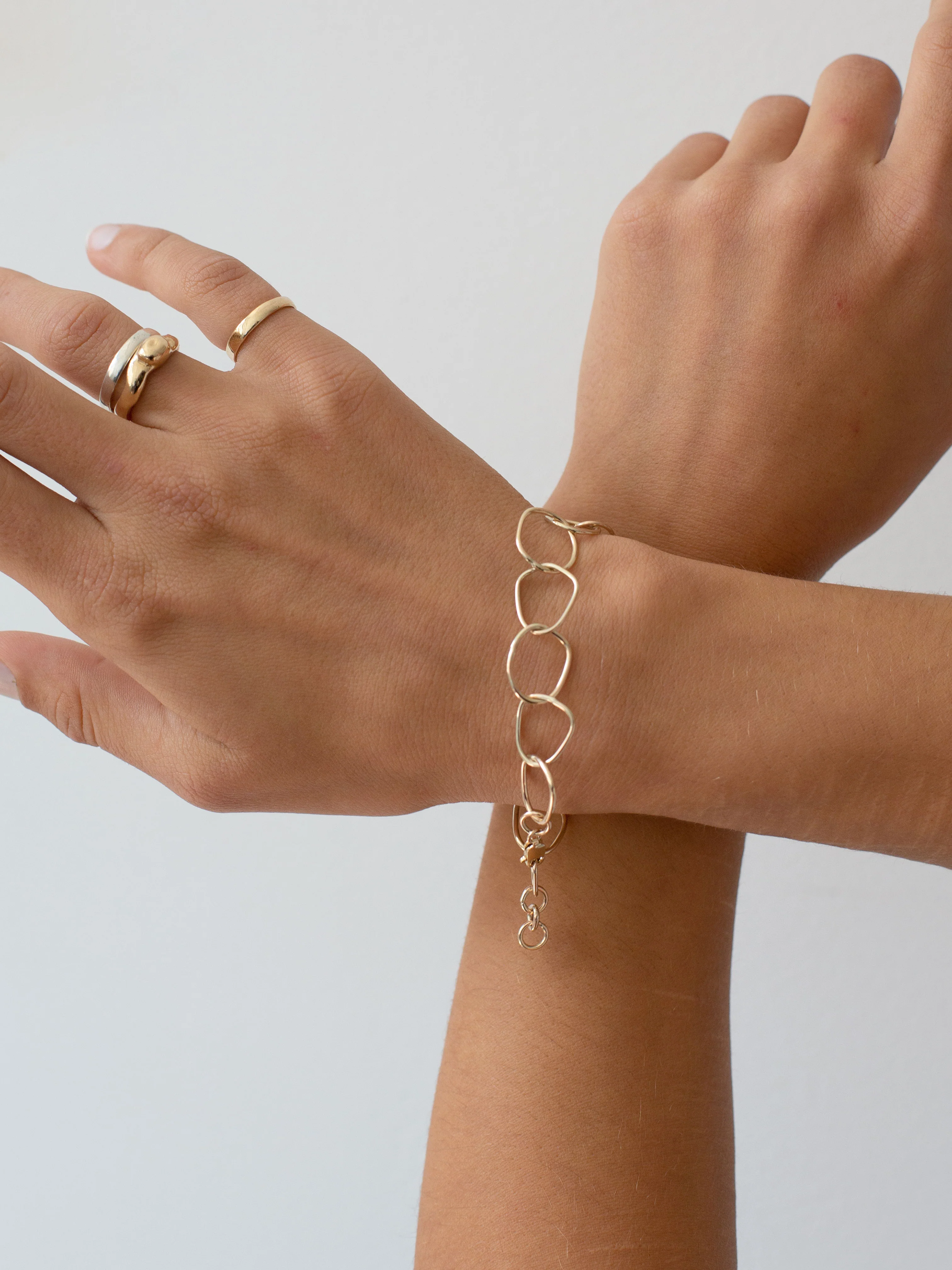 The Lair Jewellery Noguchi Bracelet 9ct Yellow Gold - Image 3