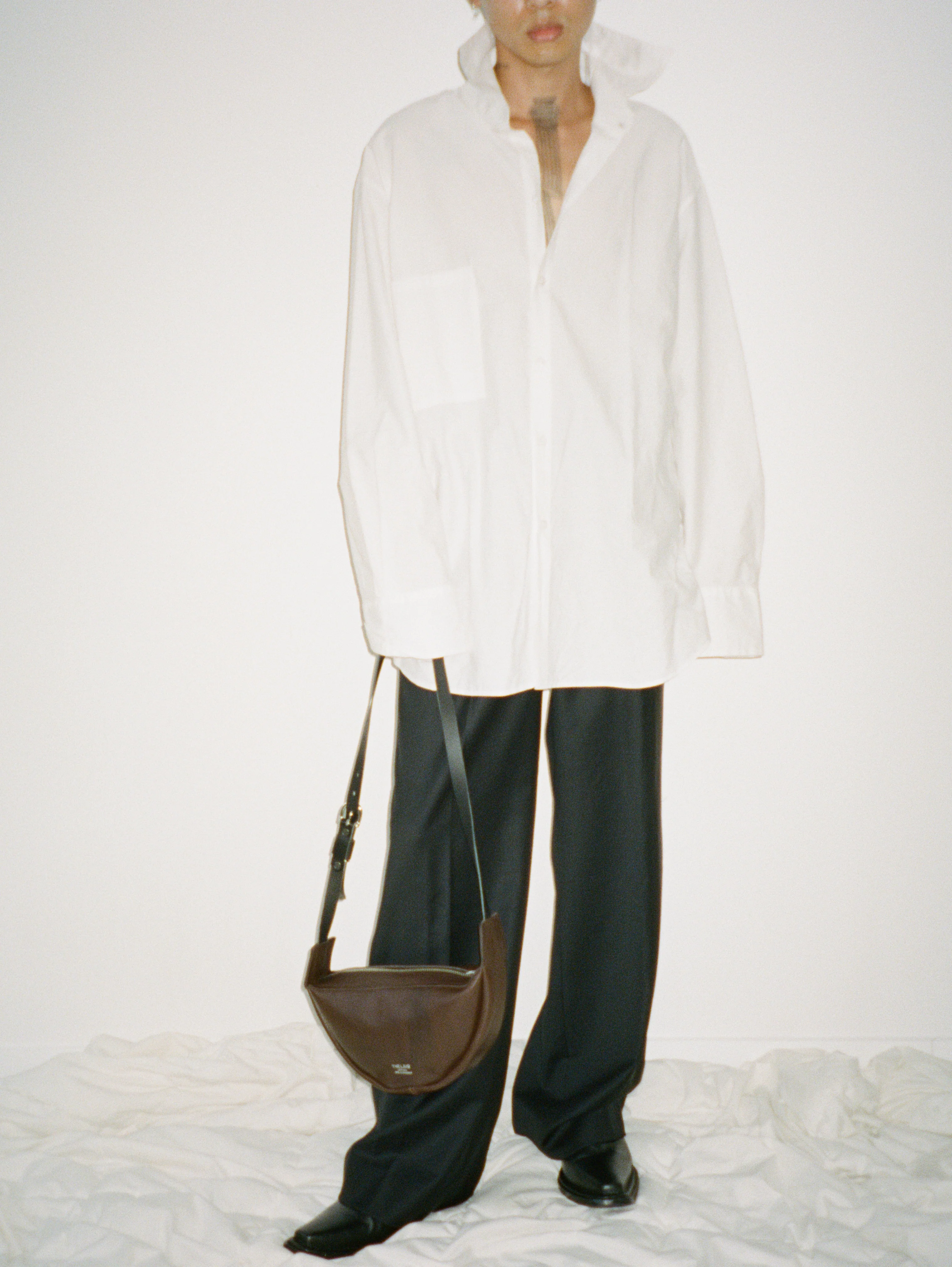 The Lair Slouch Zipper Bag Large Mahogany Silver - Image 6